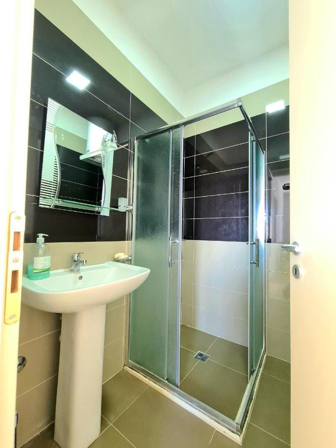 Lura 3 * Durrës